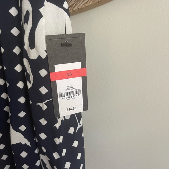 NWT Crown & Ivy Flamingo Strappy Top - Picture 5 of 6